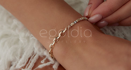 Günlük Kullanımda Işıltınızı Yansıtan Şık Altın Bileklikler