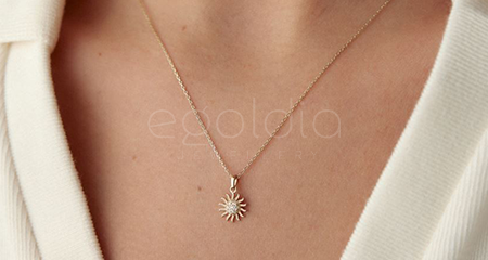 Öğretmenler Günü Altın Kolye Seçenekleri: E-Goldia Jewellery ile Değer Katan Hediyeler