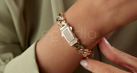 Kadınlara Yılbaşı Hediyesi: Zamansız Şıklığın Adresi E-Goldia Jewellery