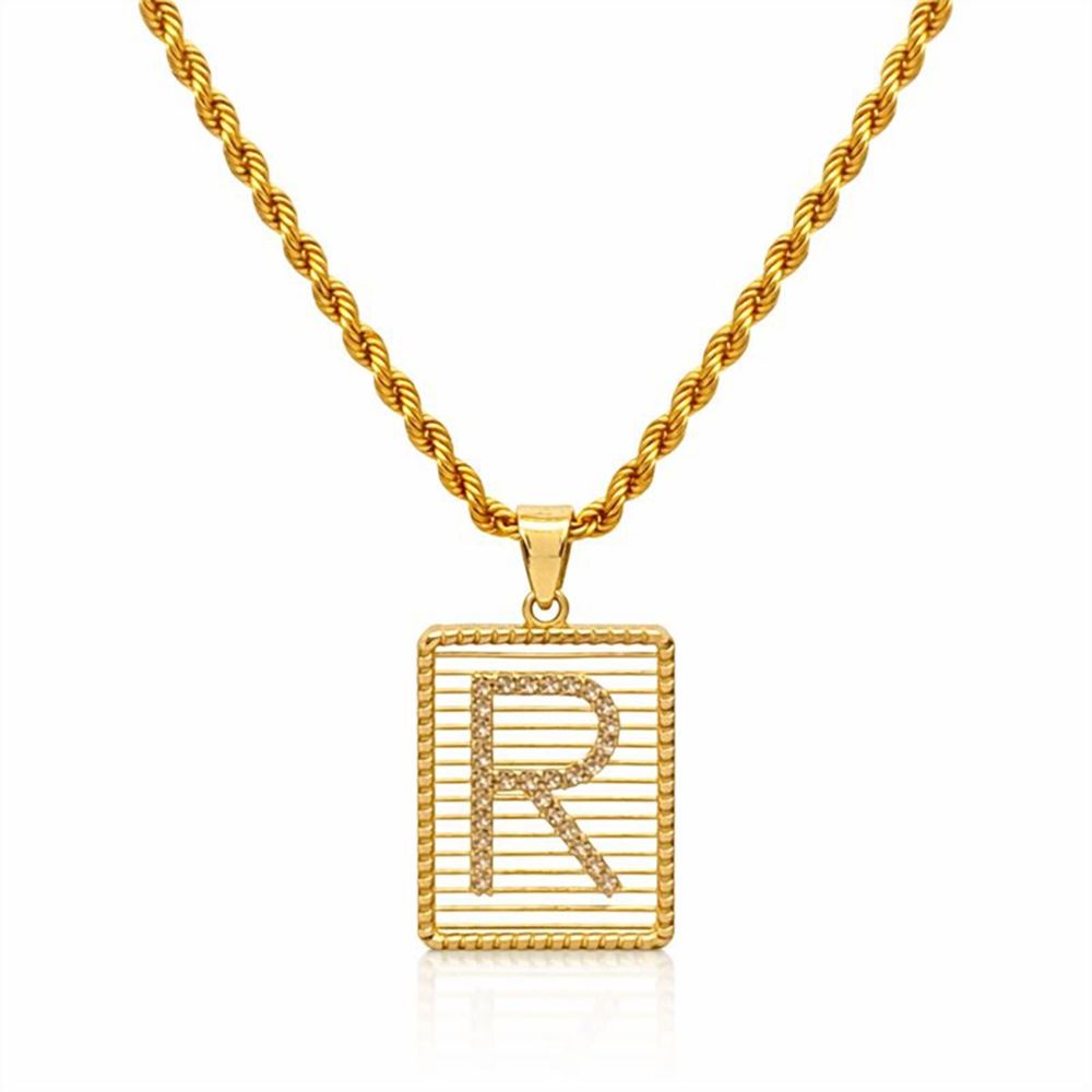 Çizgi Detaylı Kare Taşlı Altın Harf Kolye Ucu – Özel Seri (2,1 × 1,3 cm – 0,15 mm)