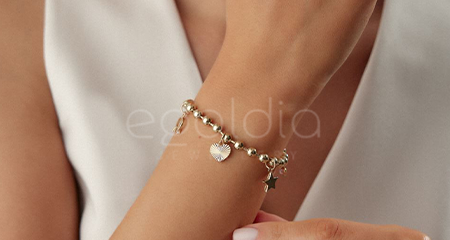 Sevgililer Günü Bileklik Modelleri: Aşkı Bilekte Taşımanın En Zarif Yolu