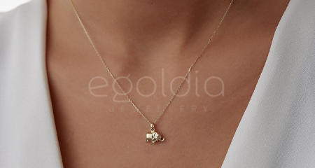 Minimal Altın Takılar: Azla Çok Anlatan Zamansız Şıklık