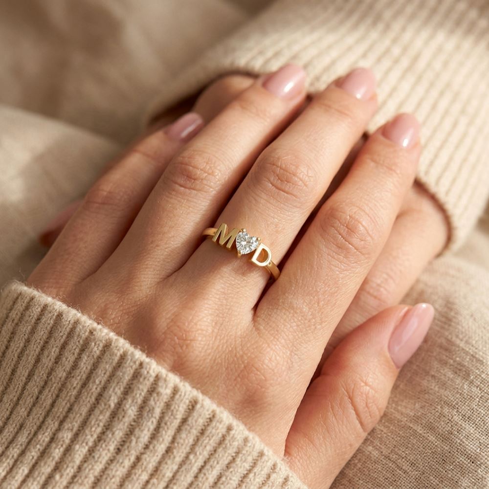 Kalp Taşlı Harfli Yüzük