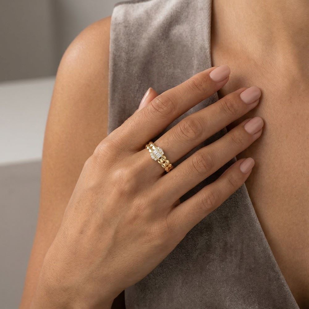 Baget Taşlı Sıralı Prizma Tasarım Yüzük