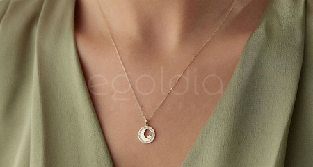 Anneler Günü İçin Kolye: Anlamlı ve Zarif Bir Hediye Rehberi