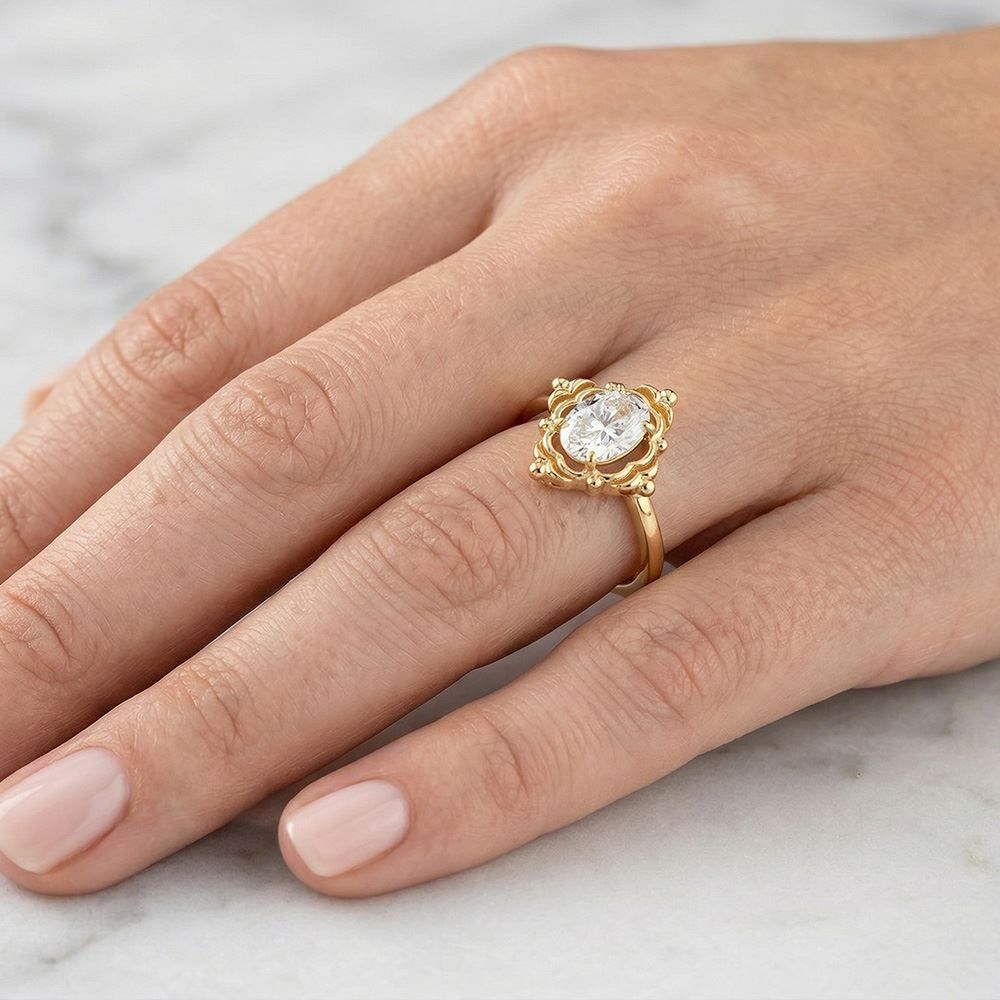 Oval Kesim Fantazi Yüzük