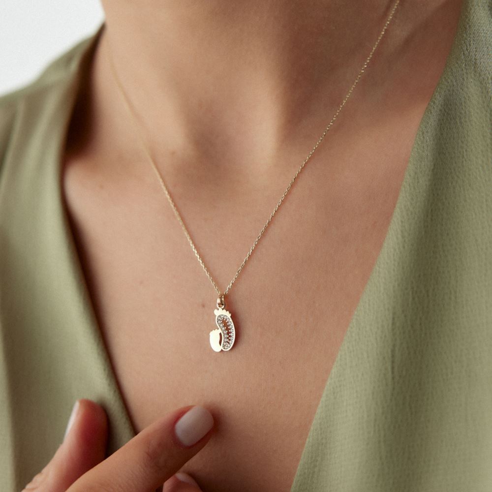 Ayak İzi Taşlı Kolye