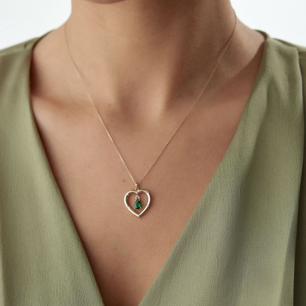 Kalpli Yeşil Taşlı Kolye