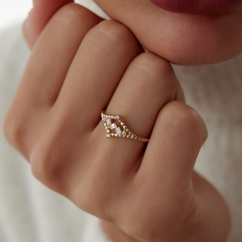 Baget Taşlı Tasarım Yüzük