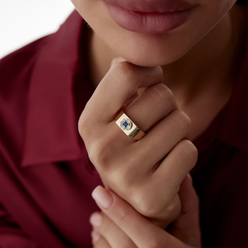 Baget Ve Mavi Taşlı Kare Tasarım Yüzük