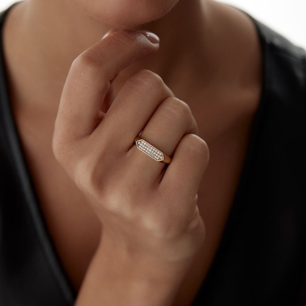 Geometrik Tasarım Taşlı Yüzük