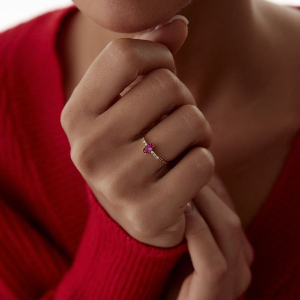 Pembe Damla Ve Baget Taşlı Yüzük