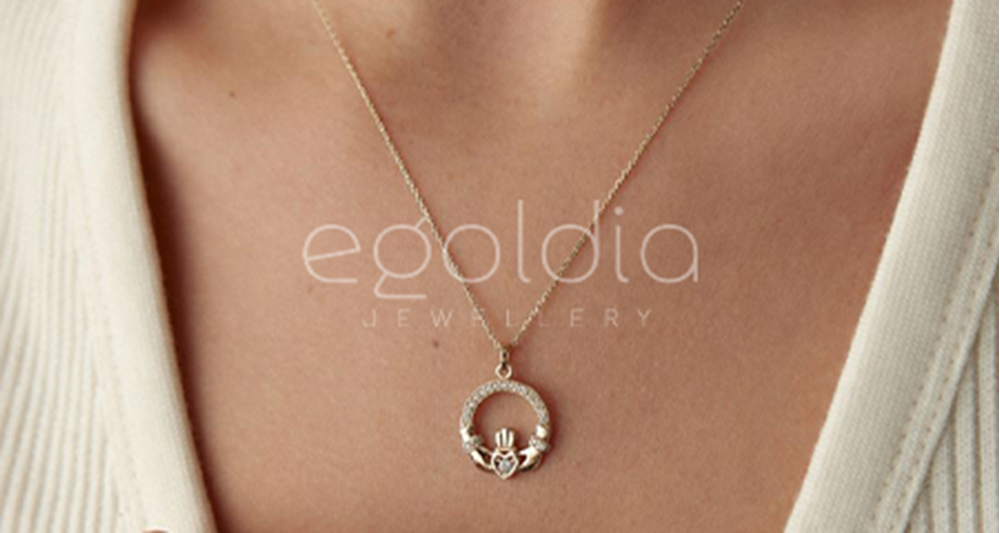 Anneler Günü’nde Mükemmel Bir Hediye Seçeneği: E-Goldia Jewellery ile Altın Kolye