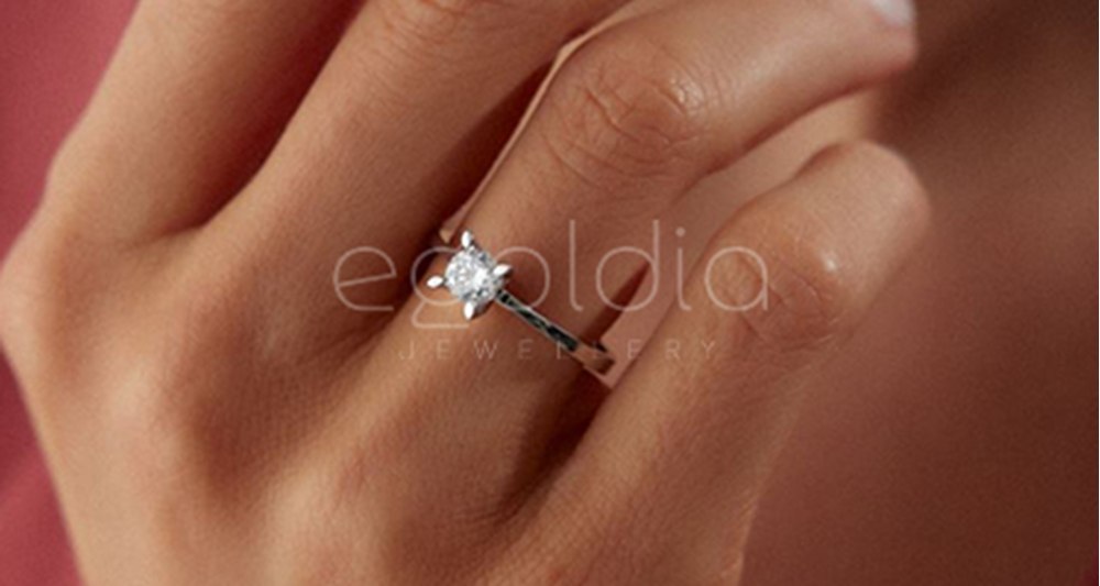 Evlilik Teklifi Yüzükleri: Ömür Boyu Unutulmaz Anlar İçin E-Goldia Jewellery Farkı