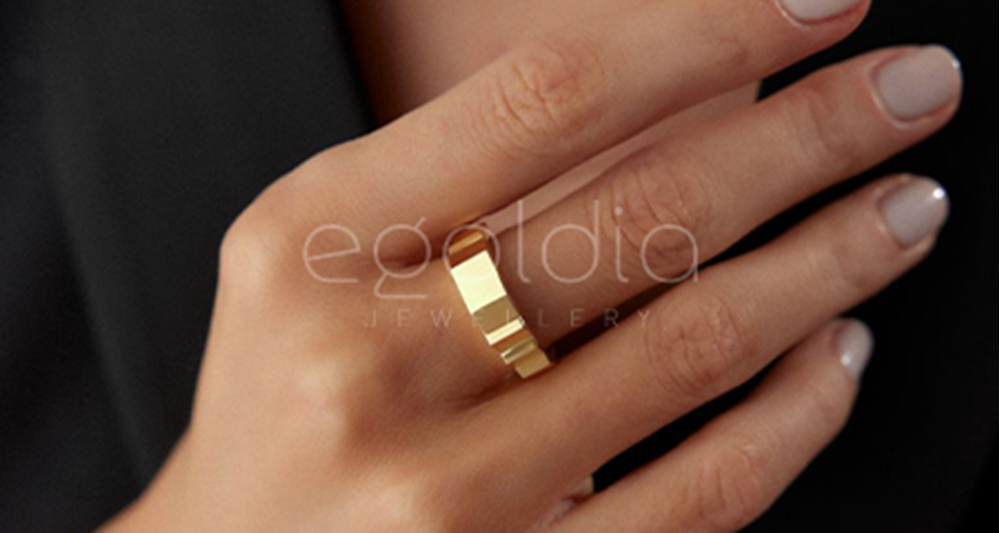 Taşsız Altın Yüzüklerin Zarafeti: Gelenekten Geleceğe E-Goldia Jewellery Dokunuşu