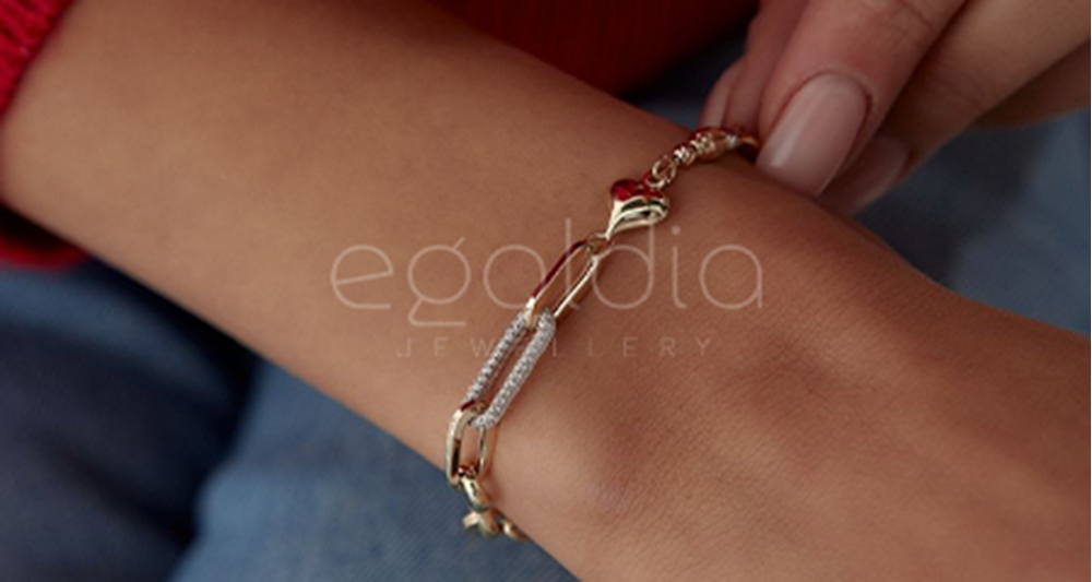 Altın Temizliği Nasıl Yapılır? Kuyumcu Tavsiyeleriyle Adım Adım Rehber