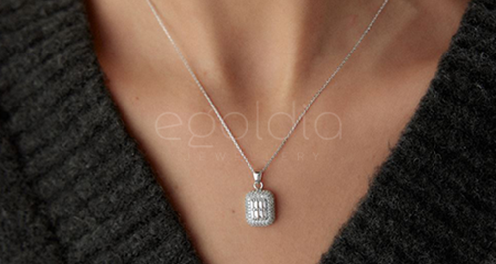 Modern Altın Kolye Modelleri ile Zamansız Şıklık