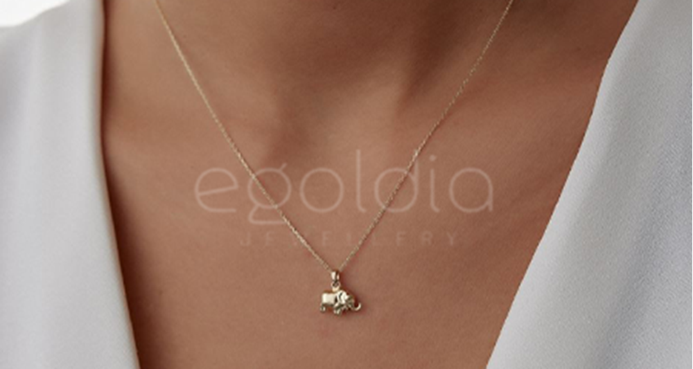 Minimal Altın Takılar: Azla Çok Anlatan Zamansız Şıklık