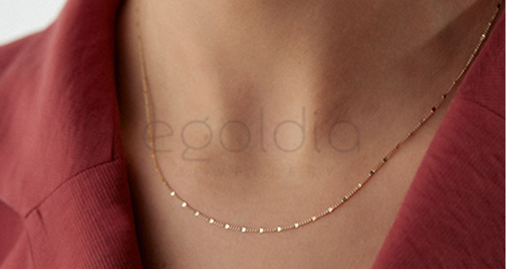 Zarafetin, Gücün ve Geleneklerin Simgesi: Altın Zincir Kolye Rehberi