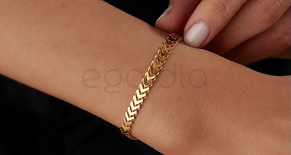 Altının İki Farklı Yüzü: 14 Ayar ile 22 Ayar Altın Arasındaki Farklar Nelerdir? (E-Goldia Jewellery Rehberi)