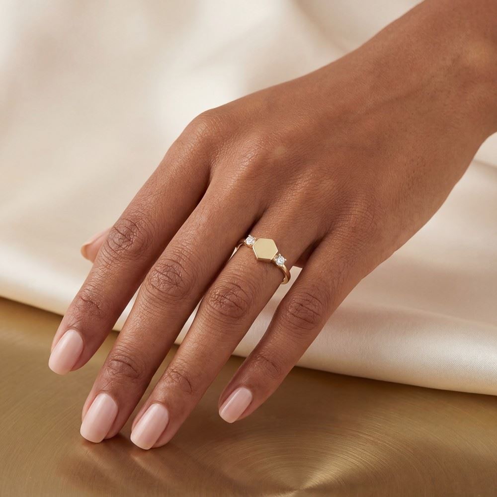 Altıgen Baget Taşlı Yüzük