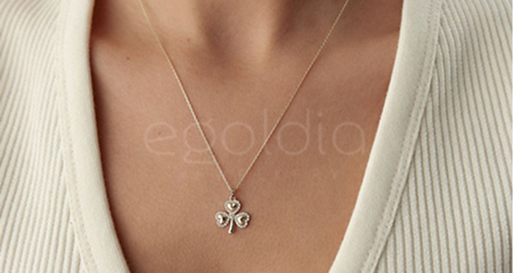 Minimalist Takılar ile Sadelikte Gizlenen Zarafet