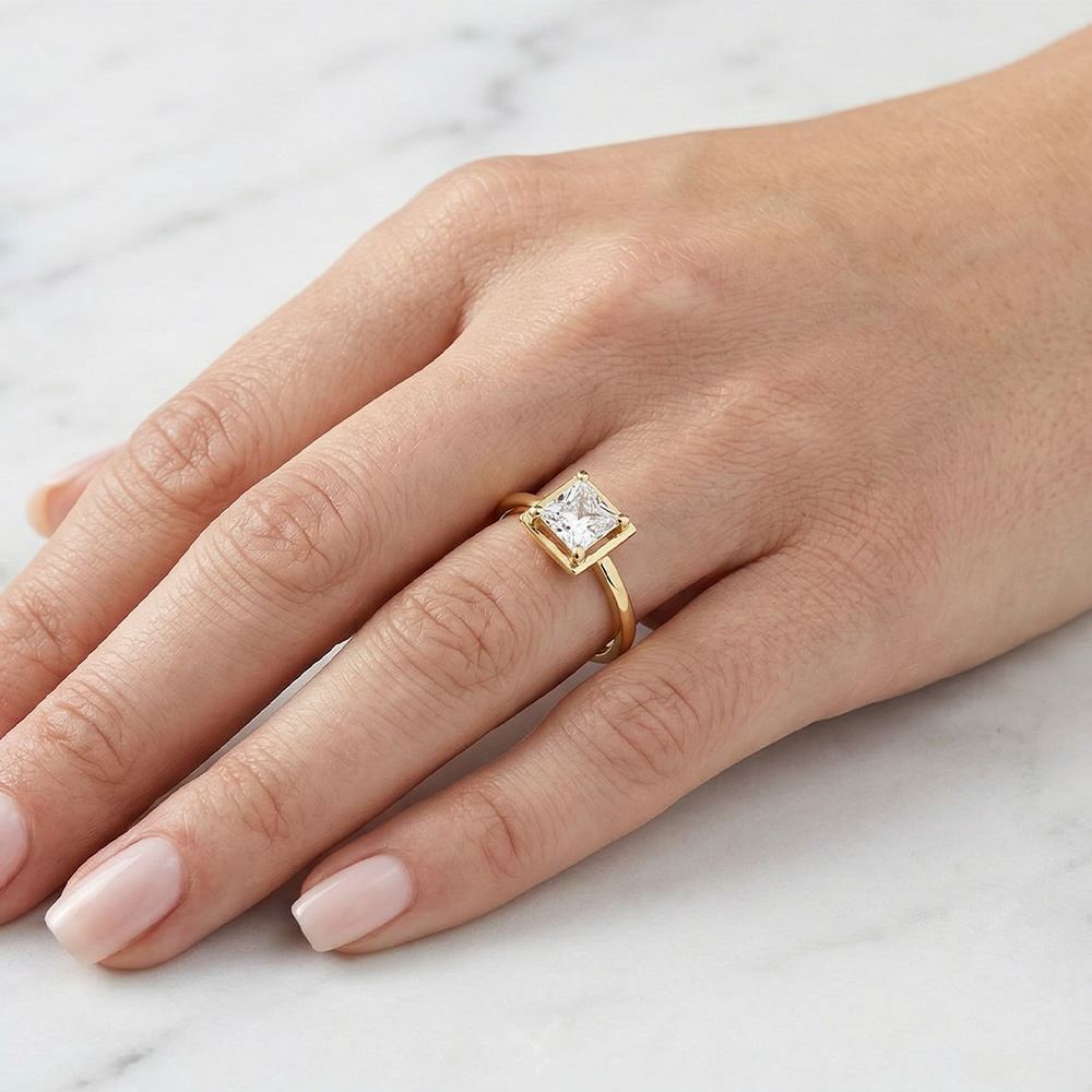 Kare Tasarım Tektaş Yüzük