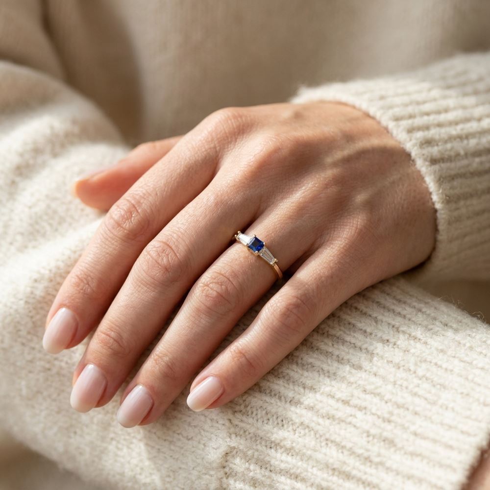 Kare Tasarım Baget Renkli Taşlı Yüzük