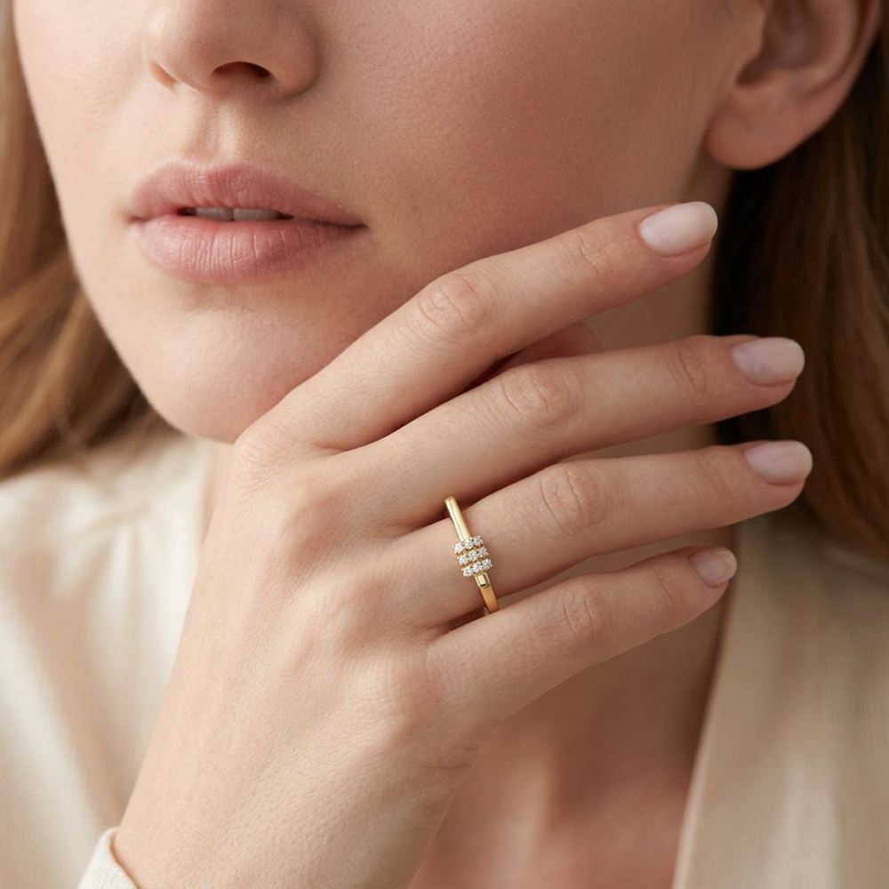 Yatay Oval Tasarım Beyaz Taşlı Yüzük