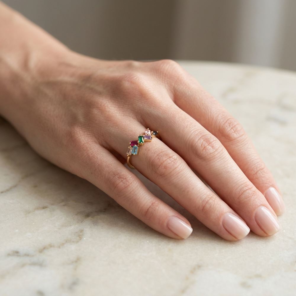Renkli Baget Taşlı Altın Yüzük
